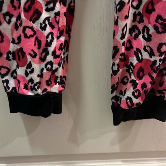 3/$20 Justice, pink, black & white cheetah print snap up onesie - Picture 6 of 6